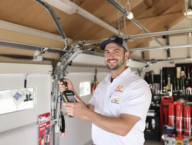 Rincon Garage Door Repair local technician providing expert garage door repair in Rincon neighborhood